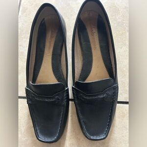 Clarks Women's Black Leather Loafers